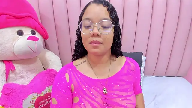 ISABELLA 020 online show from 11/25/25, 02:06