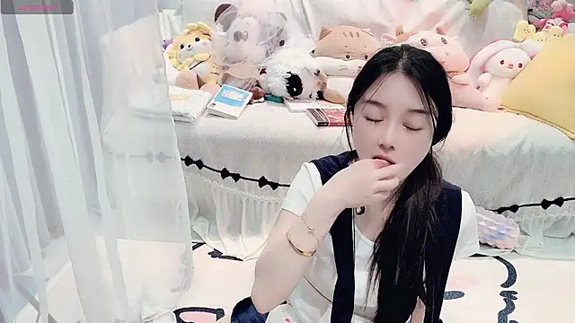 AKiKi711 online show from 04/25/26, 02:47