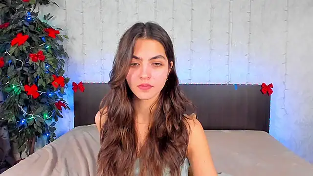 Milana Crystal  online show from 01/14/25, 11:42