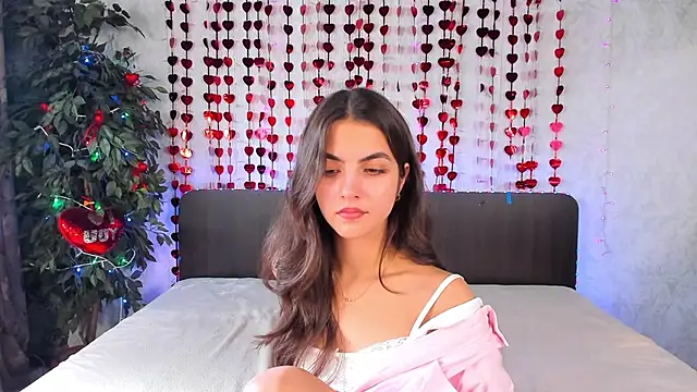 Milana Crystal  online show from 02/07/25, 11:23