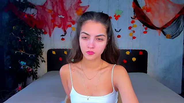 Milana Crystal  online show from 10/31/25, 08:15