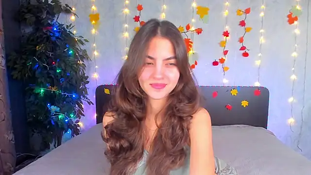 Milana Crystal  online show from 12/02/25, 08:08