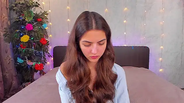 Milana Crystal  online show from 05/11/26, 07:14