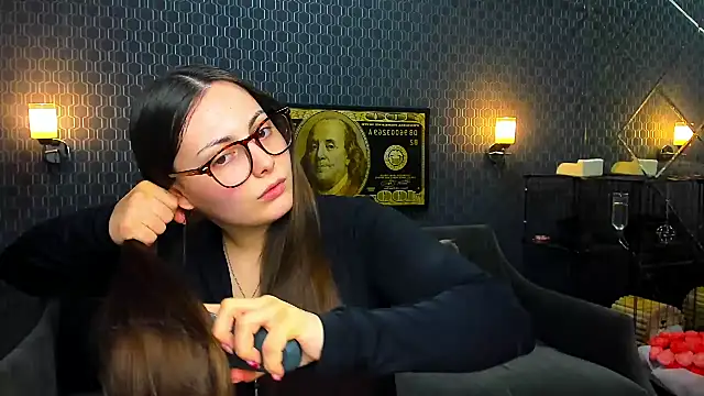 Snapshot of _extraterrestrial_ chatting on 11/04/25, 07:02 extraterrestrial online show from 11/04/25, 07:02