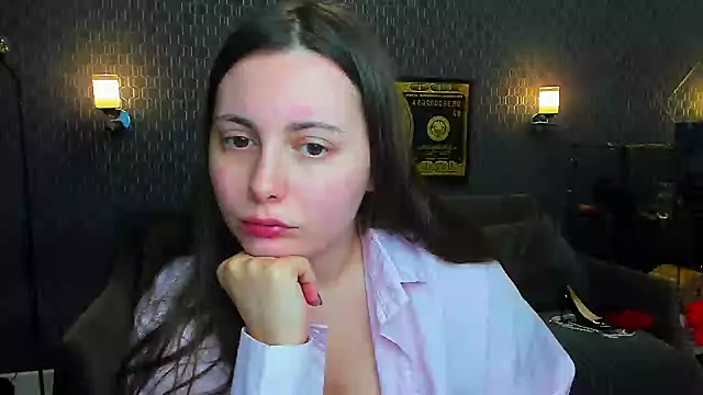 Snapshot of _extraterrestrial_ chatting on 11/17/25, 01:50 extraterrestrial online show from 11/17/25, 01:50