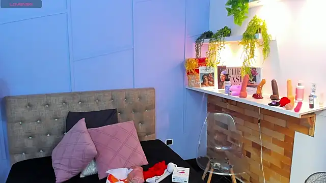 Snapshot of Georgina-coule chatting on 12/26/24, 12:38 Georgina-coule online show from 12/26/24, 12:38