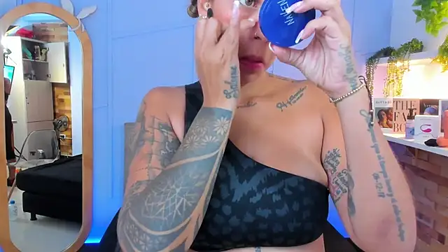 Snapshot of Georgina-coule chatting on 01/03/25, 12:19 Georgina-coule online show from 01/03/25, 12:19