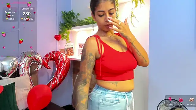 Snapshot of Georgina-coule chatting on 02/18/25, 12:17 Georgina-coule online show from 02/18/25, 12:17