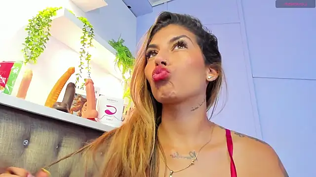 Snapshot of Georgina-coule chatting on 03/03/25, 03:20 Georgina-coule online show from 03/03/25, 03:20