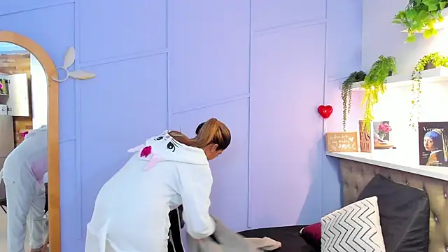 Snapshot of Georgina-coule chatting on 03/05/25, 12:22 Georgina-coule online show from 03/05/25, 12:22