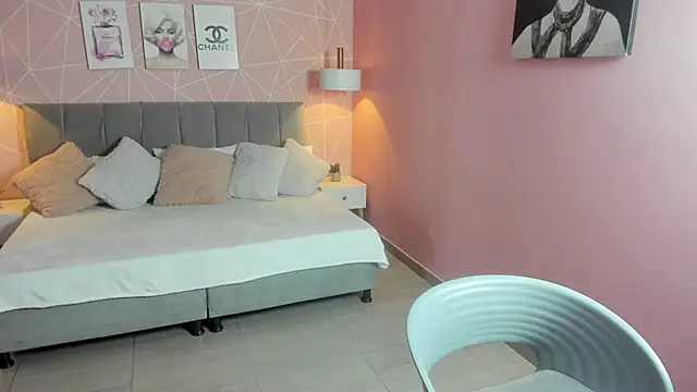 zara  sweet online show from 10/17/25, 01:14