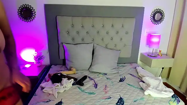 Snapshot of Kylie2211 chatting on 01/19/25, 02:57 Kylie2211 online show from 01/19/25, 02:57