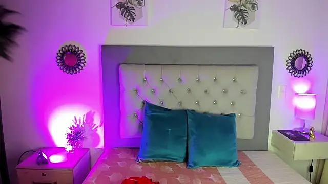 Snapshot of Kylie2211 chatting on 02/08/25, 02:47 Kylie2211 online show from 02/08/25, 02:47