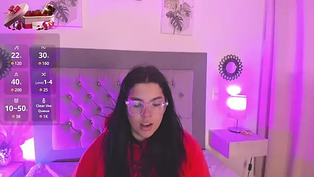 Snapshot of Kylie2211 chatting on 02/15/25, 12:01 Kylie2211 online show from 02/15/25, 12:01