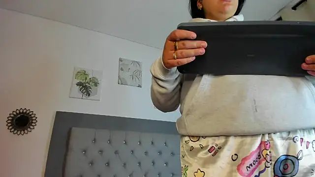 Snapshot of Kylie2211 chatting on 02/20/25, 02:40 Kylie2211 online show from 02/20/25, 02:40