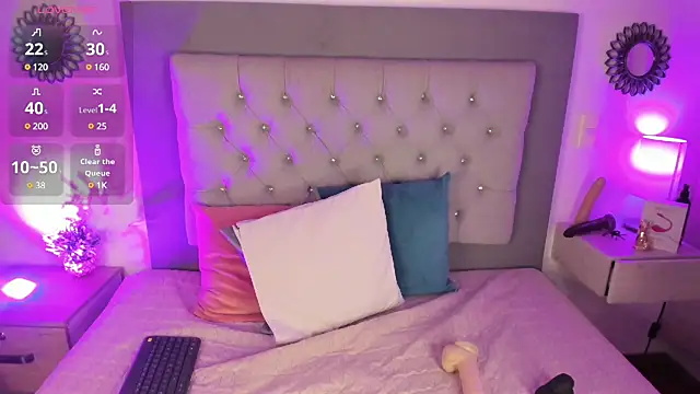 Snapshot of Kylie2211 chatting on 02/20/25, 05:44 Kylie2211 online show from 02/20/25, 05:44