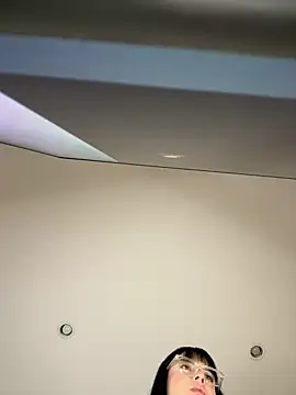 Snapshot of Kylie2211 chatting on 02/21/25, 02:39 Kylie2211 online show from 02/21/25, 02:39