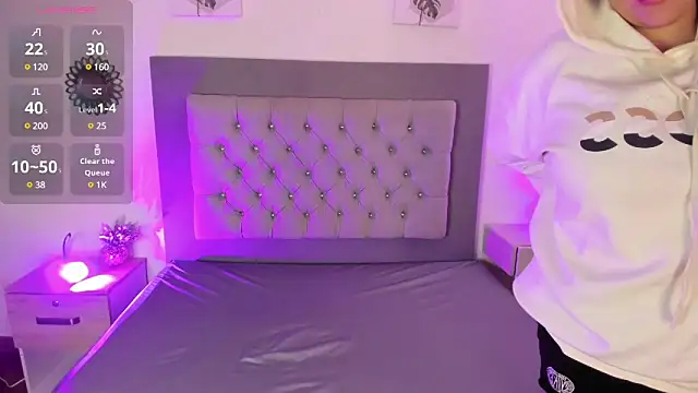 Snapshot of Kylie2211 chatting on 03/05/25, 06:34 Kylie2211 online show from 03/05/25, 06:34