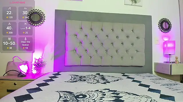 Snapshot of Kylie2211 chatting on 03/08/25, 02:45 Kylie2211 online show from 03/08/25, 02:45