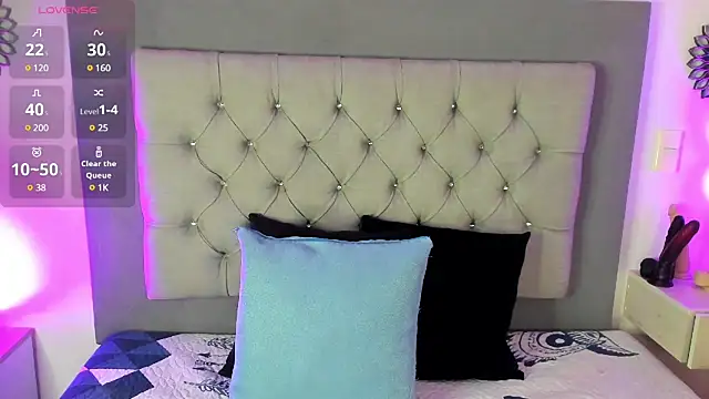 Snapshot of Kylie2211 chatting on 03/14/25, 12:18 Kylie2211 online show from 03/14/25, 12:18