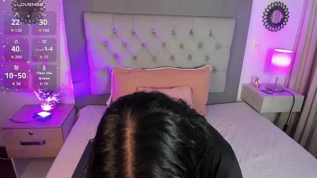 Snapshot of Kylie2211 chatting on 09/15/25, 02:11 Kylie2211 online show from 09/15/25, 02:11