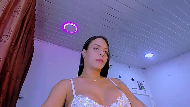 LatinVenuz online show from 06/10/26, 11:24