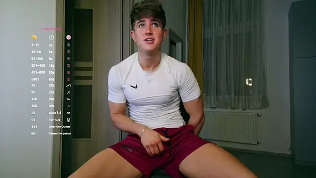 Snapshot of ChristianLevine_ chatting on 11/18/25, 07:29 ChristianLevine online show from 11/18/25, 07:29