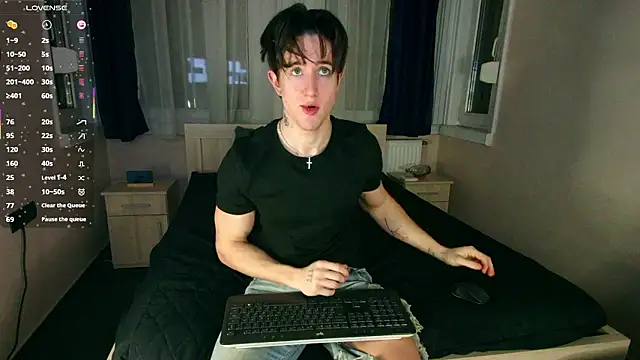 ChristianLevine  online show from 01/15/26, 04:44