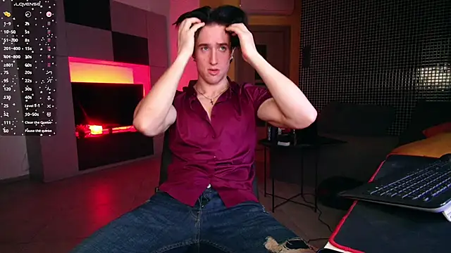 Snapshot of ChristianLevine_ chatting on 06/18/26, 04:13 ChristianLevine online show from 06/18/26, 04:13