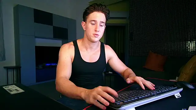 Snapshot of ChristianLevine_ chatting on 08/05/26, 07:38 ChristianLevine online show from 08/05/26, 07:38