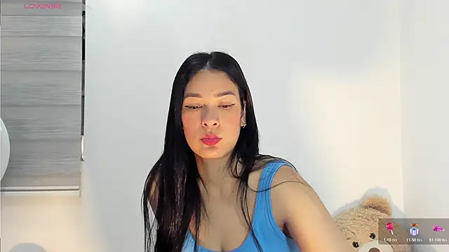 bella hadid1  online show from 11/15/25, 05:31