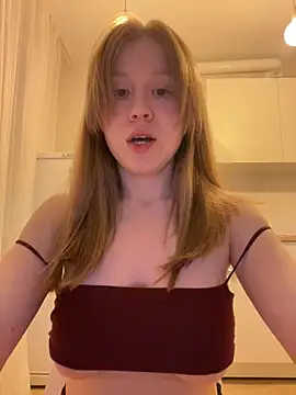 Snapshot of Eva_Weyne chatting on 05/13/26, 08:27 Eva Weyne online show from 05/13/26, 08:27