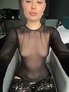 Snapshot of Sweet__Milly chatting on 02/26/25, 02:46 Sweet Milly online show from 02/26/25, 02:46