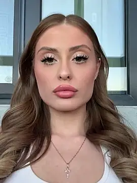 Snapshot of Sweet__Milly chatting on 03/15/26, 01:28 Sweet Milly online show from 03/15/26, 01:28