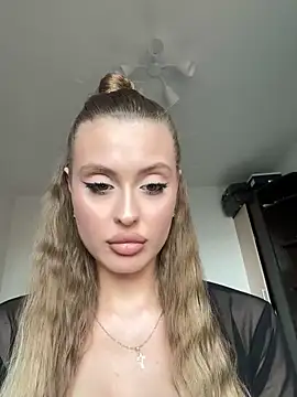 Snapshot of Sweet__Milly chatting on 05/21/26, 11:06 Sweet Milly online show from 05/21/26, 11:06