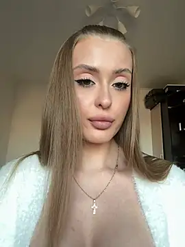 Snapshot of Sweet__Milly chatting on 06/03/26, 04:45 Sweet Milly online show from 06/03/26, 04:45