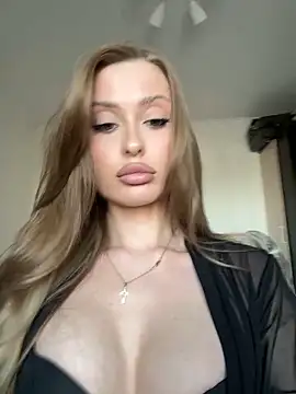 Snapshot of Sweet__Milly chatting on 06/17/26, 02:07 Sweet Milly online show from 06/17/26, 02:07