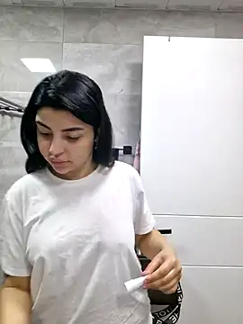 Snapshot of Esmertarcinim chatting on 01/27/25, 11:54 Esmertarcinim online show from 01/27/25, 11:54