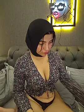 Snapshot of Esmertarcinim chatting on 12/19/25, 02:13 Esmertarcinim online show from 12/19/25, 02:13