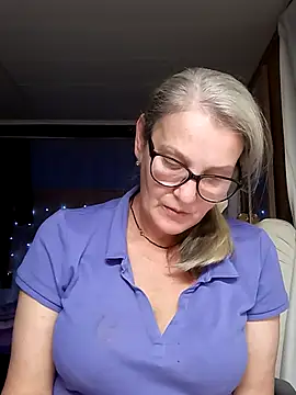 irinamaux online show from 10/24/25, 04:25