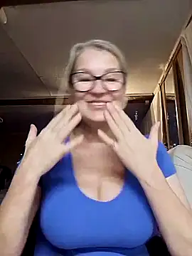 irinamaux online show from 10/31/25, 03:07