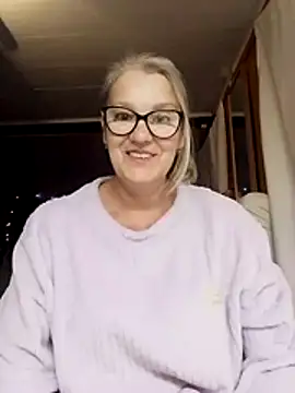 irinamaux online show from 11/01/25, 06:04