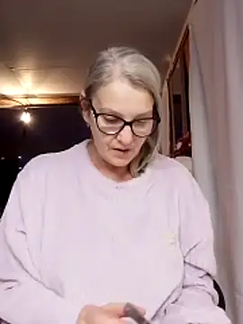 irinamaux online show from 11/04/25, 11:04