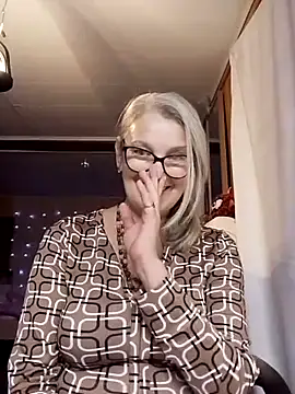 irinamaux online show from 11/08/25, 07:08