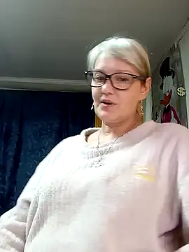 Snapshot of irinamaux chatting on 05/18/26, 04:35 irinamaux online show from 05/18/26, 04:35