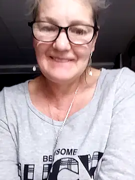 Snapshot of irinamaux chatting on 06/17/26, 11:27 irinamaux online show from 06/17/26, 11:27