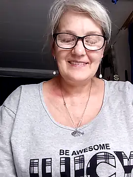 Snapshot of irinamaux chatting on 06/19/26, 11:25 irinamaux online show from 06/19/26, 11:25