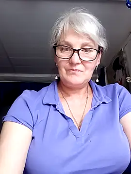 Snapshot of irinamaux chatting on 07/01/26, 04:29 irinamaux online show from 07/01/26, 04:29