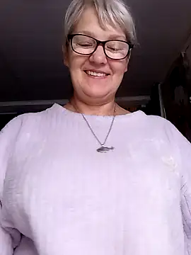 Snapshot of irinamaux chatting on 07/05/26, 05:14 irinamaux online show from 07/05/26, 05:14