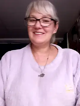 Snapshot of irinamaux chatting on 07/07/26, 06:47 irinamaux online show from 07/07/26, 06:47